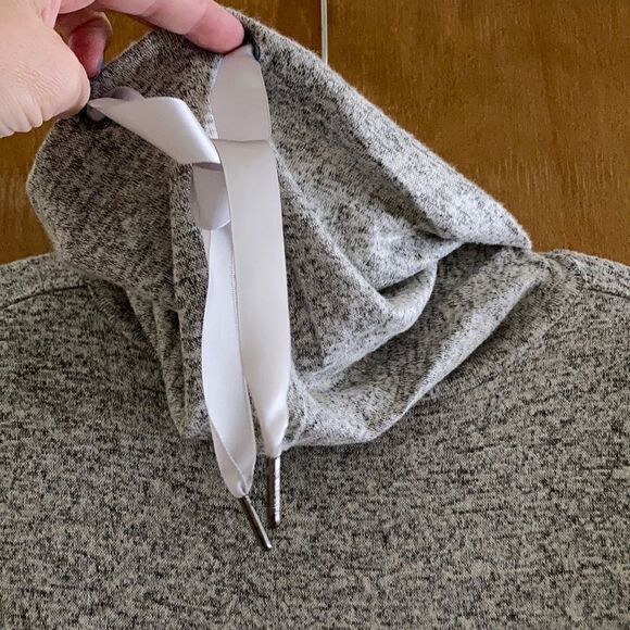 Betsey Johnson Performance Cowl Neck L/S - Picture 3 of 9